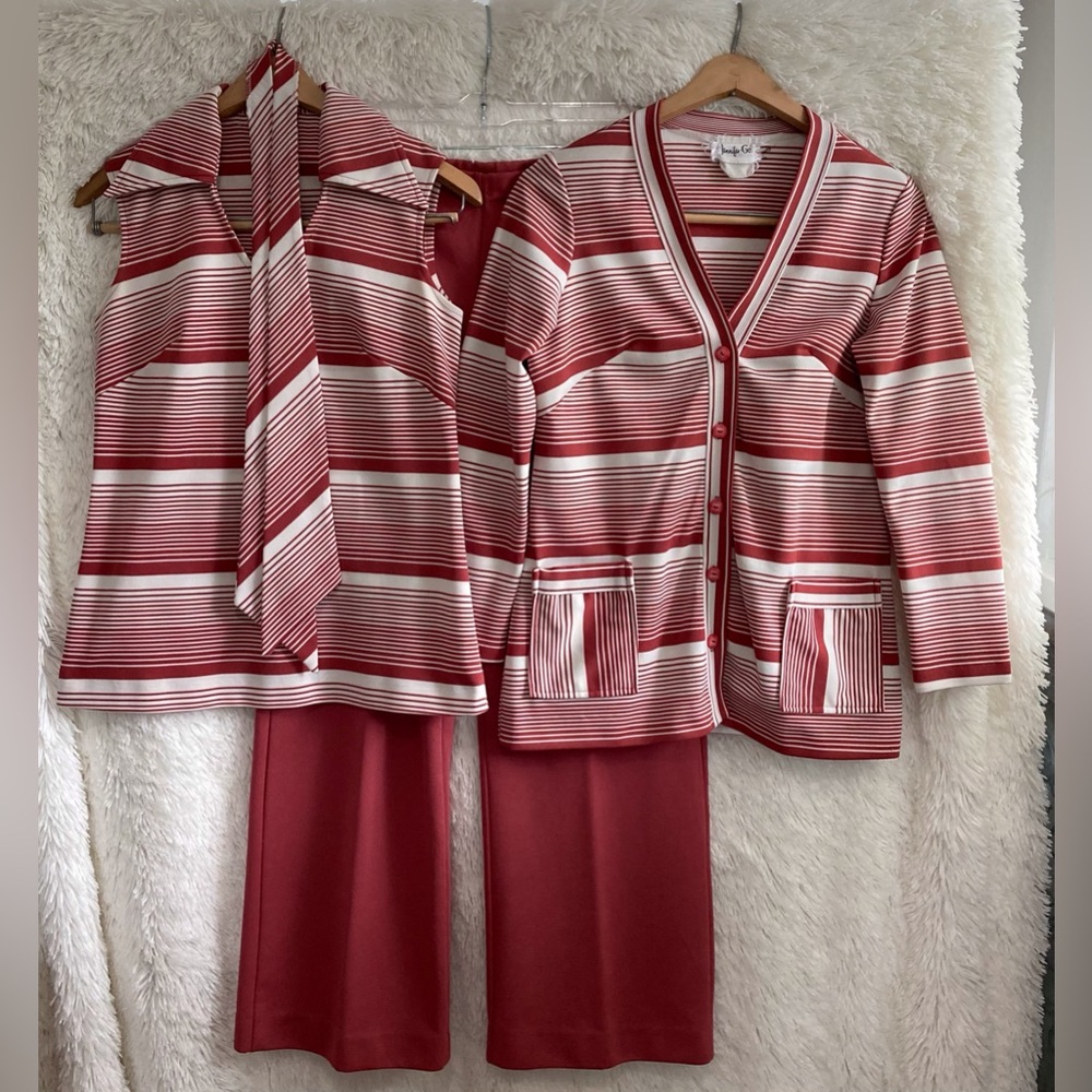 Vintage 70s 4 piece poly set